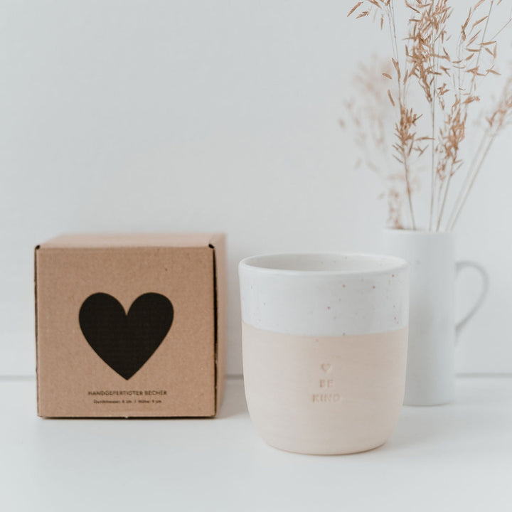 Eulenschnitt Tassen & Becher Kaffeebecher / Teebecher aus Keramik BE KIND