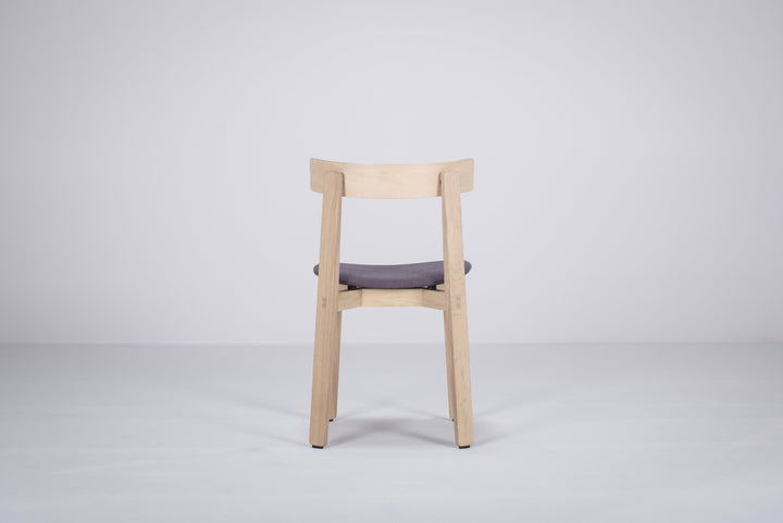 Gazzda Stuhl NORA Stuhl aus massiver Eiche mit Flachs- Wollbezug - 2 Stühle / 405€ pro Stuhl