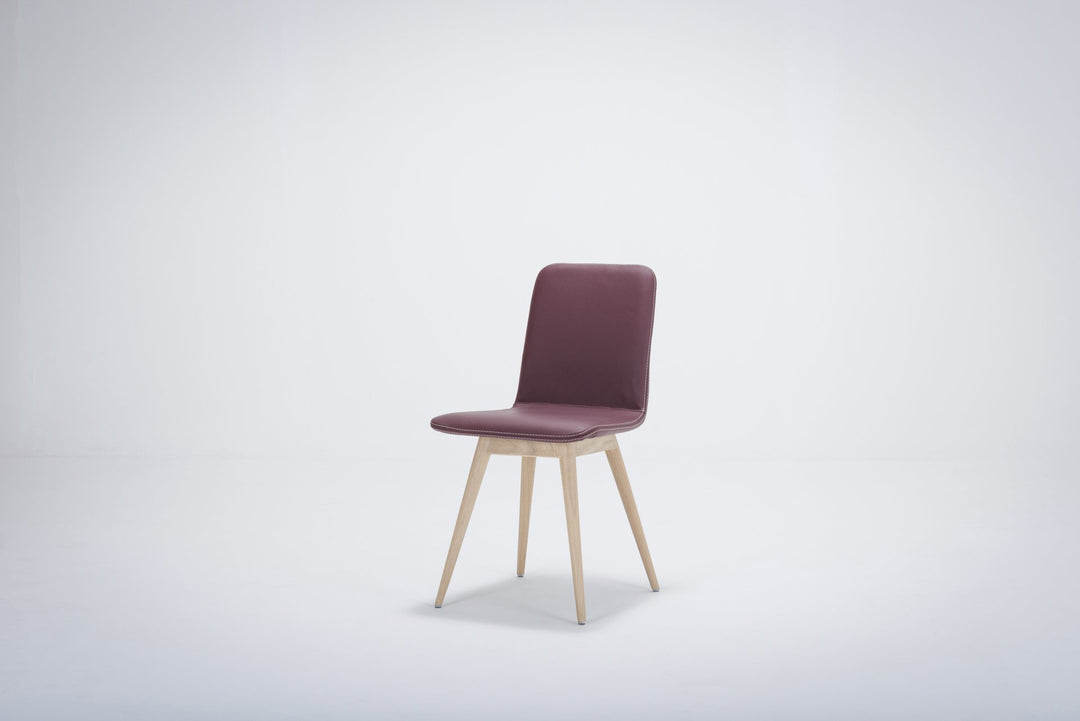 Gazzda Stuhl Stuhl ENA mit Woll-Flachs Bezug im Salz und Pfeffer Design von Gazzda - 2 Stühle á 315 Euro
