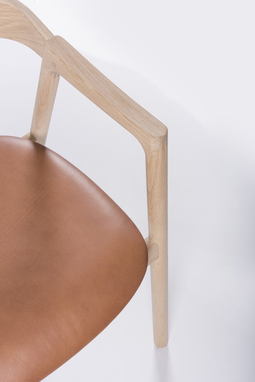 Gazzda Stuhl Stuhl MUNA - Eiche mit Leder von Gazzda