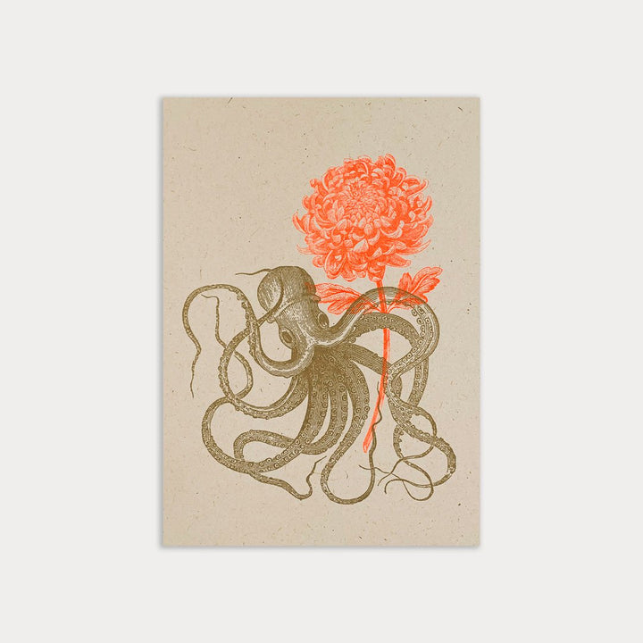 Hungry Paper Postkarte / Oktopus mit Blume / Ökopapier / Pflanzenfarbe