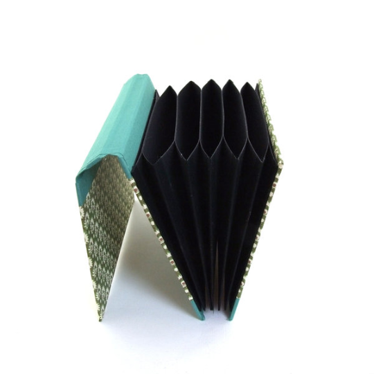 Nauli Fächermappe Fächermappe in A6 (Postkartengröße) olivgrün bei Nauli and Stories